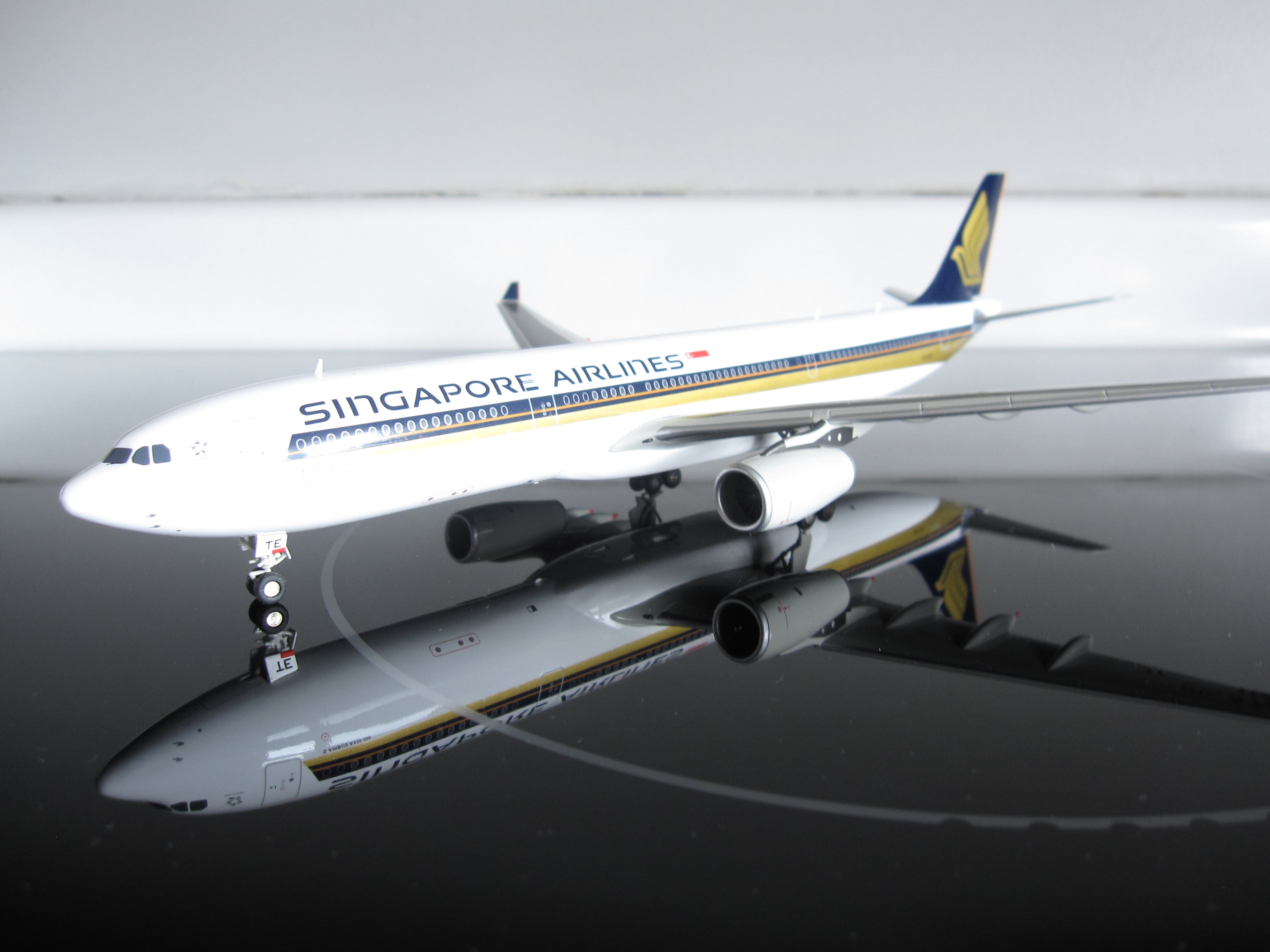 For Sale Singapore Airlines A330-300 JC Wings - DA.C