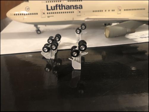 Herpa Premium Lufthansa 747-400 &quot;Bonn&quot;-img_7897.jpg