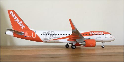 1/200 Easyjet 250th G-EZOL-img_2073.jpg