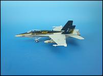 Code 3 CF-18 Hornet-p3290036.jpg