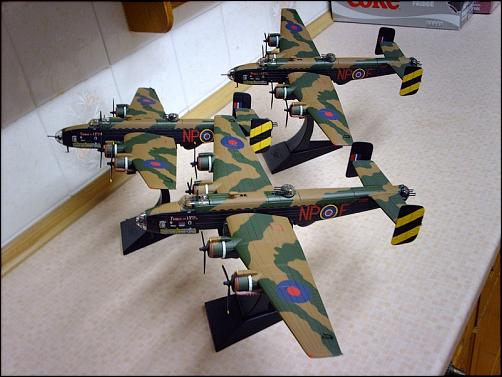 Best of Corgi's 1/72 bombers? (B17, Lanc, He 111 etc.)-22056810663_852358b2b2_triplicate.jpg