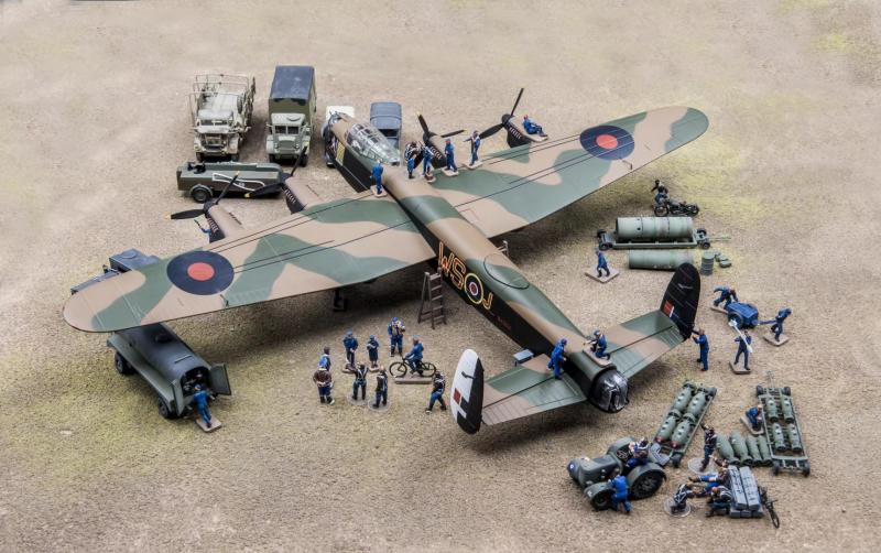 AVRO LANCASTER B.I R5508/KM-B No.44(Rhodesia) 鬱陶し Spn.RAF
