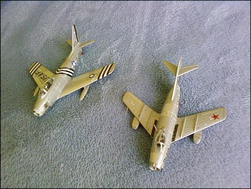 My Military Collection 1/200 1/144 1/72 1/400 etc-f-86-mig-15.jpg
