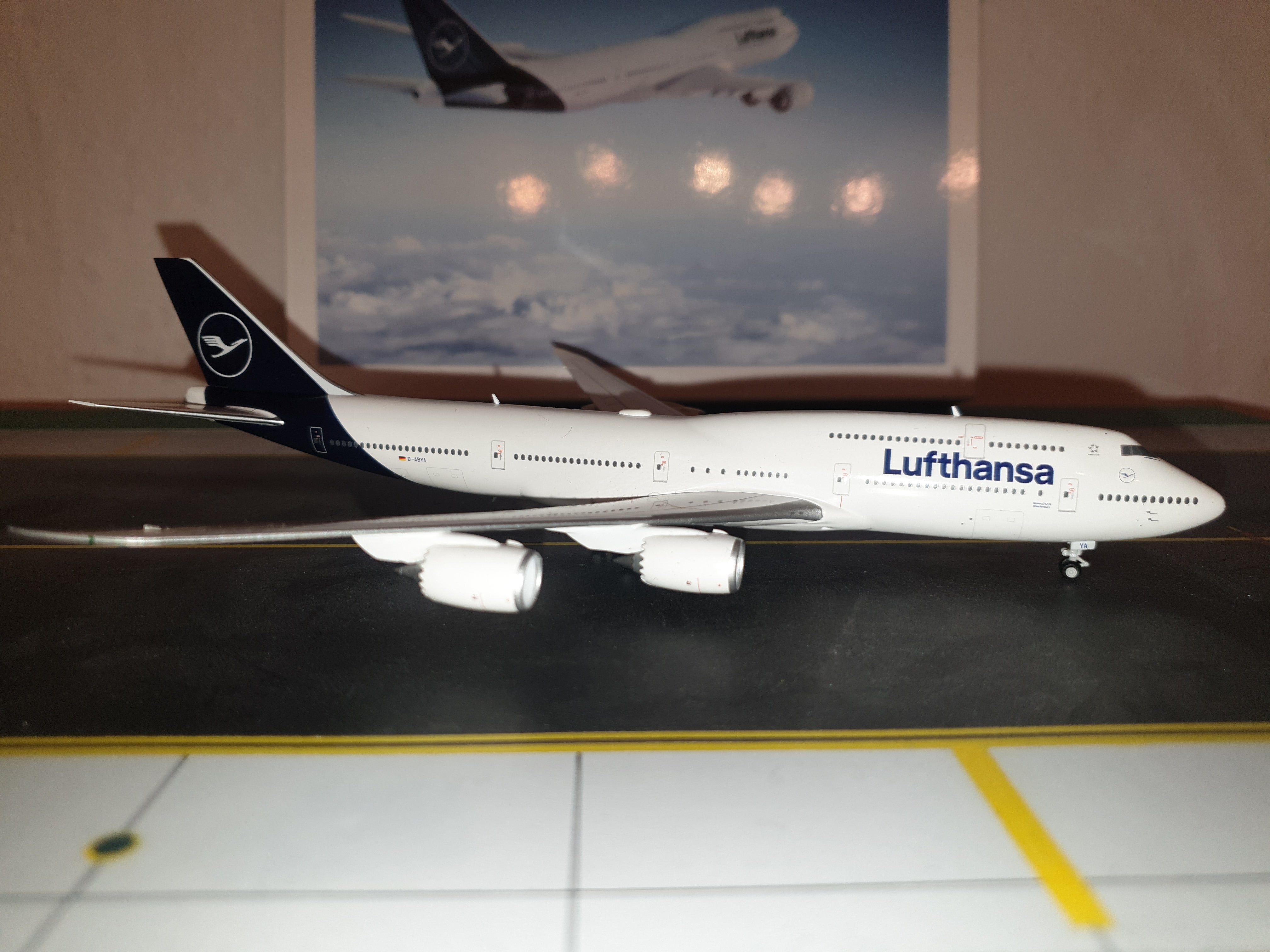 Herpa 530033 Lufthansa Boeing 747-8 Intercontinental