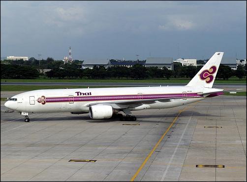 As the JC400 777 mould is the best available....-thai-airways-boeing-777-2d7-hs-tja-lamphun-retro-livery-d.jpg