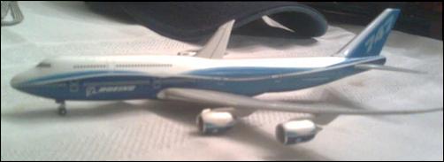 Hogan 747-8 Intercontinental 1/400-747-8i.jpg