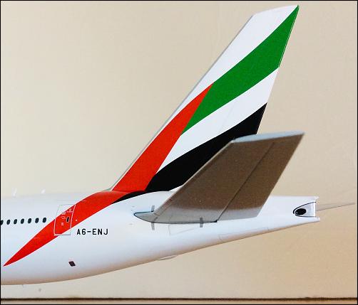 1:200 Boeing 777-300ER Emirates (G2UEA727)-f8e7f010-f5d0-452b-a3c8-0e574bb3ddd7.jpg