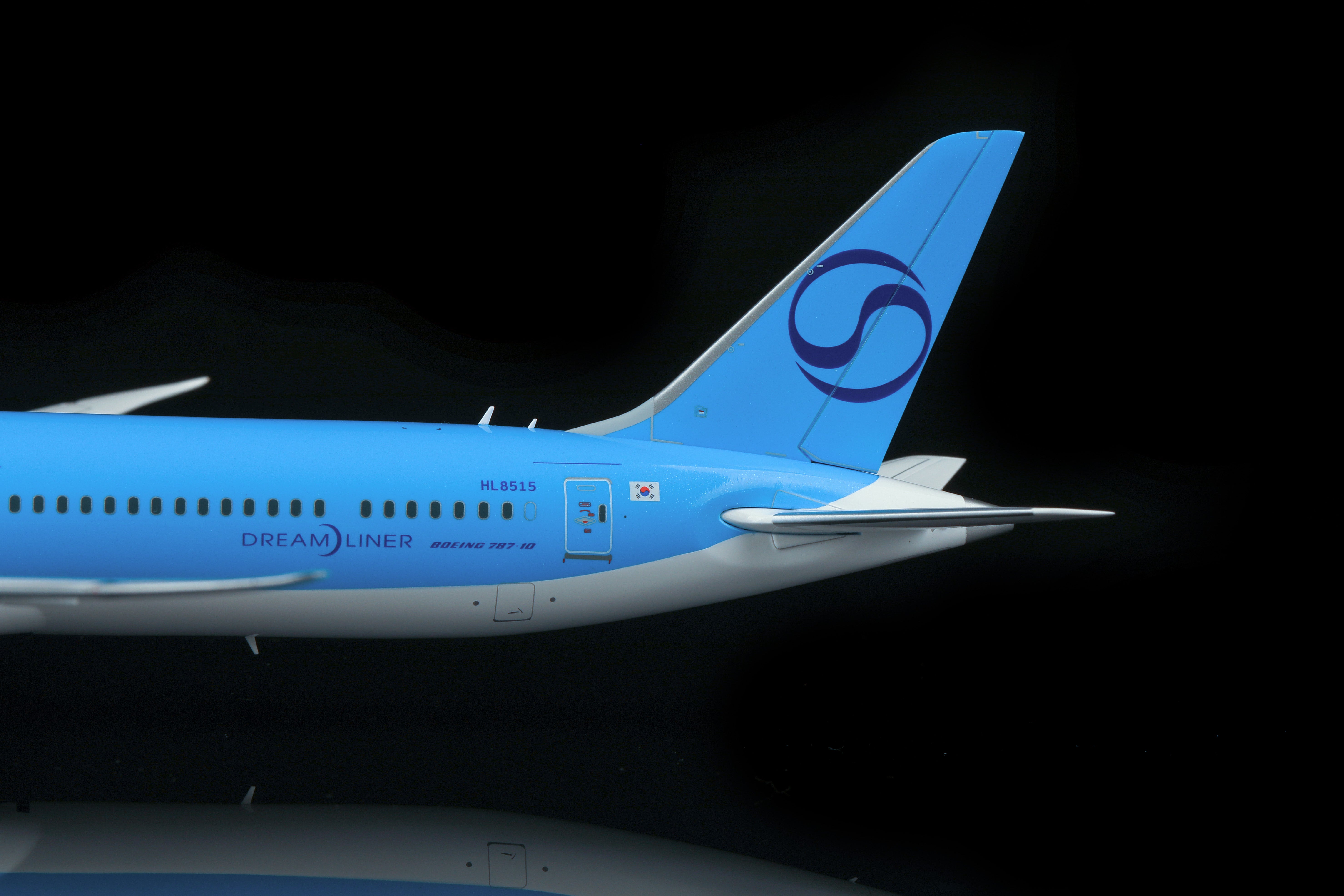 Boeing B787-10 N528ZC “House Color” – Scale 1:200 – SQ Wings